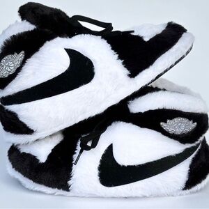 Nike Black and White Plush Slide Slippers size 36-46